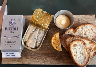 Blikvis is terug en deze keer is het chique